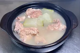 芡实薏米冬瓜汤，祛湿利尿，清热解暑，汤汁鲜美，值得收藏！视频封面
