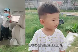 两岁多宝宝主动要求妈妈拍西瓜视频，原因竟然是为了吃，不亏属猪视频封面