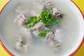 清炖排骨汤，这样做的排骨汤，汤汁鲜美排骨软烂入味，一起来做吧视频封面