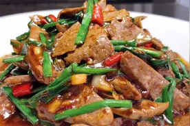 厨师长教你口味猪肝的家常做法，步骤详细，香辣入味下酒又下饭视频封面