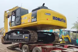 日本进口小松350，等了60天终于到了，进口的挖机人性化又耐用。视频封面