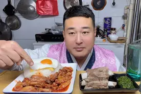 酸甜口味的海兔拌饭，还有猪排蘸着韭菜花，都是我家的特色食物视频封面