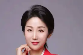 中年女子小区电梯内大便，竟拿电梯当公厕，憋疯了？视频封面