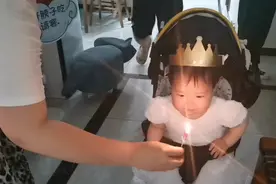 宝宝第一次吹生日蜡烛，又开心又兴奋！真是一转眼长大啦！视频封面