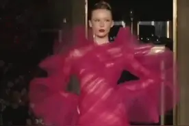 Christian Siriano 2023秋冬系列视频封面