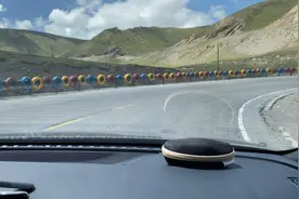 比亚迪宋plusdmi翻越海拔3800米高山动力表现如何？能否保住电？视频封面