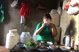喝自己烤的54度包谷酒，香！传统工艺烤酒制作过程