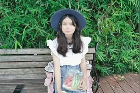 沪漂打工妹 上海高温37度，屋子热的待不了人 来公园避暑乘凉视频封面