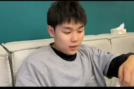 暗示男朋友给我买🍎13时的神反应😂视频封面