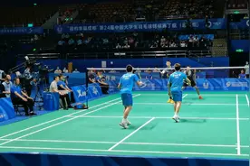 00后vs00后！四个大学生都是运动健将？！视频封面