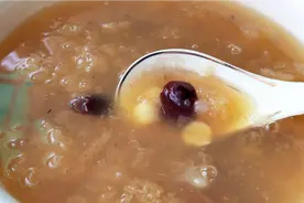 教你一招，红枣银耳汤熬制快速出胶特黏稠，赶紧学起来吧！