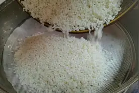 糯米别包粽子了，上锅蒸一蒸，软糯鲜香又营养，比粽子好吃多了视频封面
