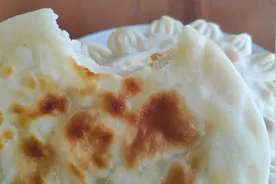 用平底锅烙榴莲饼！榴莲吃不完，这么做，饭都可以省下了。完美！