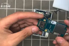 具有无线WiFi 功能的充电宝拆解视频封面