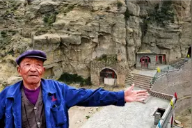 山西1700年山洞，50岁和尚竟修行30年不下山，为何一夜消失？视频封面