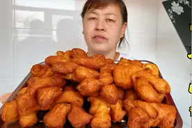 山西大同特色“大头麻叶”，皮脆里软，甜而不腻，端午节必备小吃视频封面