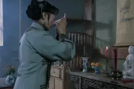 你看过水里生孩子的吗？难产却能在水里生下孩子，怎么回事呢？视频封面