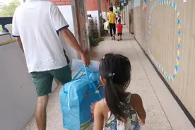 西安地铁事件，让我们有女儿的好好给女儿上一课视频封面