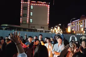 这就是所谓的“篝火晚会”，忽悠没商量！视频封面