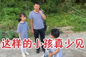 这是谁家的小女孩？3岁处事说话像小大人，听起来好让人暖心视频封面