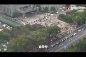 长沙市民自发送别袁隆平灵车#，齐喊“袁爷爷，一路走好”图片