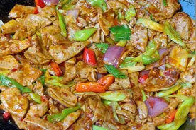 厨师长教你爆炒嫩猪肝的家常做法，步骤详细，滑嫩不腥下酒又下饭