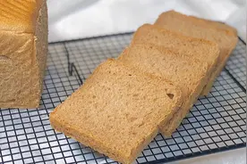 百分百全麦吐司详细配方和做法，不用揉膜也能柔软拉丝，一看就会视频封面