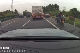 五一高速总有那么些人不遵守交规走应急车道，可惜举报途径太复杂视频封面