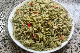 蒸槐花好吃有技巧，掌握这方法，蒸出来的槐花鲜嫩清甜、松散不粘视频封面