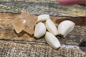 大蒜和冰糖泡水喝，原来作用这么厉害，可惜很少人知道，太实用了视频封面