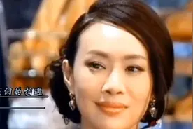 农村小伙经过介绍，第一次来酒吧唱歌，没想到一开口惊艳全场视频封面