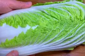 炒醋溜大白菜，直接下锅炒就错了，教你饭店不外传秘诀，酸辣脆爽