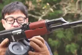 AK47玩具枪，枪声超级减压视频封面