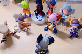 华晨宇主理潮玩品牌Marsper音乐家公仔套盒开箱！顶级可爱