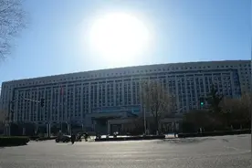 世界上最大的办公大楼山东省济南龙奥大厦过年为何没有张灯结彩呢视频封面