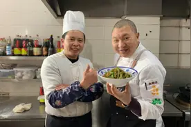大厨分享“黄瓜干炒肉沫”的家常做法，清香脆爽，太下饭了视频封面
