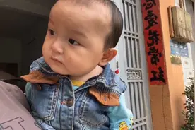 辅食过程不难 吃辅食就哭闹 有没有同款的 宝妈们视频封面
