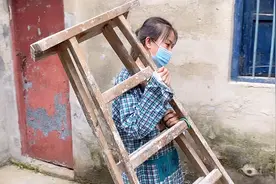 因墙皮严重脱落，三月买了墙膏来补，最后技术还是败给了专业师傅视频封面