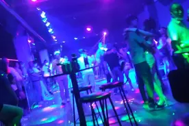 苏州砂舞厅，里面好多漂亮的小姐姐。