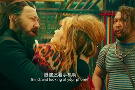 第四段：QQ空间里的这个人是谁，笑到肚子疼😂