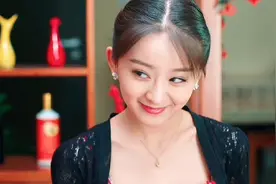 继母把女儿卖给变态总裁，没想到霸道总裁把女孩当宝宠（一）视频封面