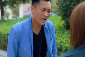 路上看到这一幕真是让人气氛！家人们我这样做对么？