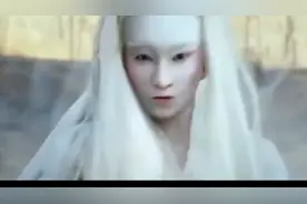 这是最恐怖的一幕，美女吞活人视频封面