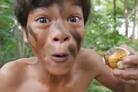 非洲小孩户外美食视频封面