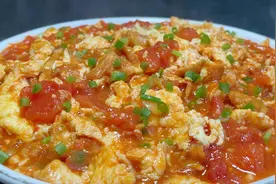 厨师长教你西红柿炒鸡蛋家常做法，步骤详细，鲜香开胃下酒又下饭