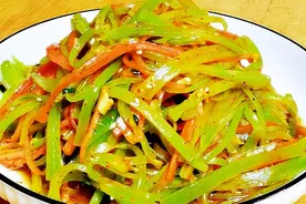 莴笋胡萝卜超好吃做法，爽口入味又解腻，开胃又下饭，简单受欢迎