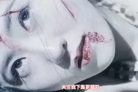 晚上一对男女偷偷约会，女人不愿意离开，被吸到镜子里视频封面