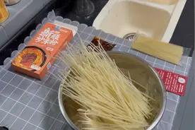 创业米粉店老板手把手教你两种泡米粉的方法视频封面