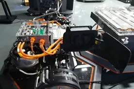 理想One汽车充电口