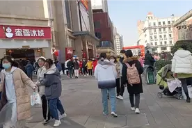 实拍河南郑州，二七德化步行街真热闹，人山人海有了过年的味道视频封面